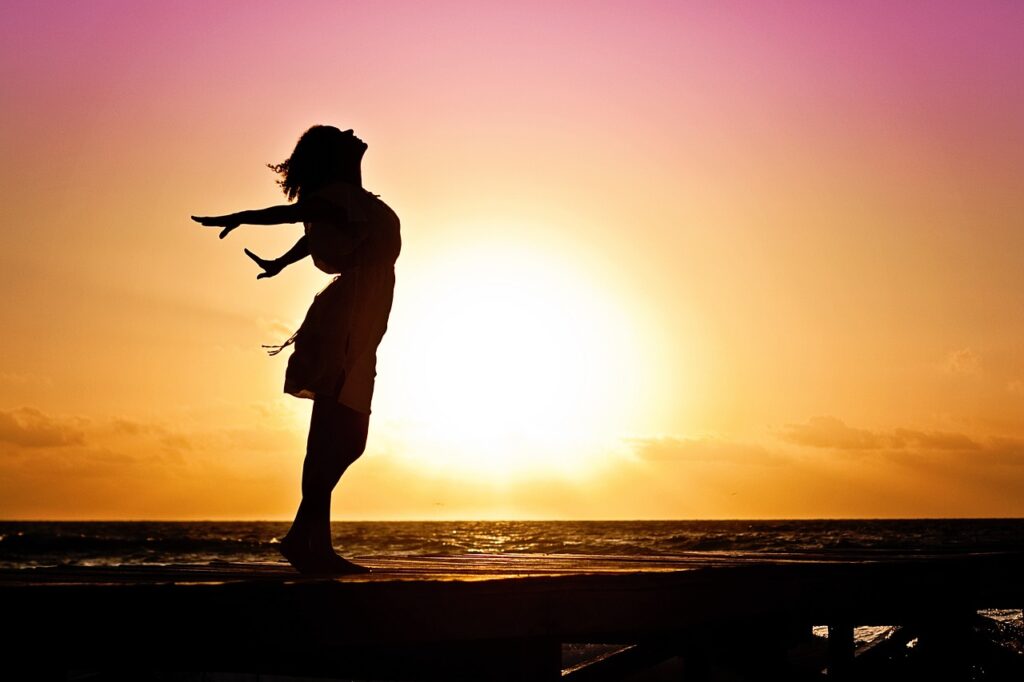 new year background, woman, silhouette, sunset, nature, beach, sea, ocean, horizon, sunrise, dawn, dusk, backlighting, woman silhouettes, happiness, freedom, joy